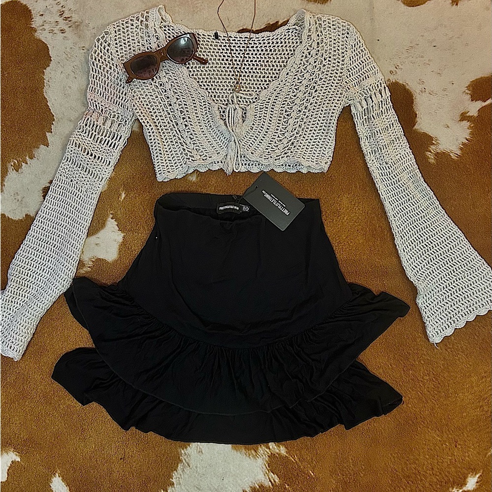 Deadstock Pretty Little Thing  Petite Black Frill Skirt